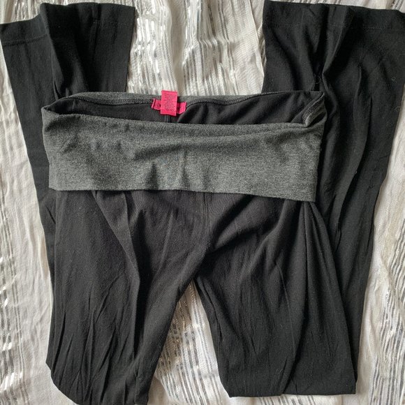 Love in small diamonds- Leggings size small - Picture 2 of 3